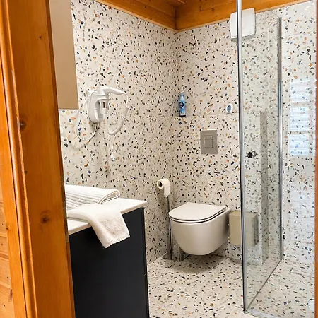 Mayer Wood Apartman Saska