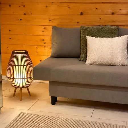 Mayer Wood Apartman *